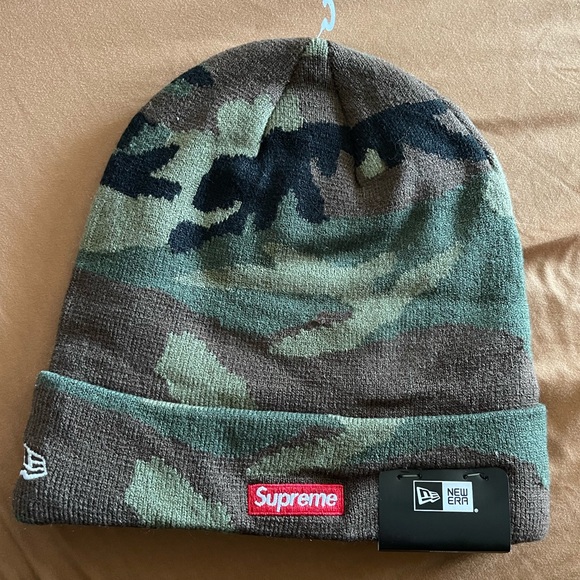 Supreme x Swarovski beanie - Picture 3 of 5